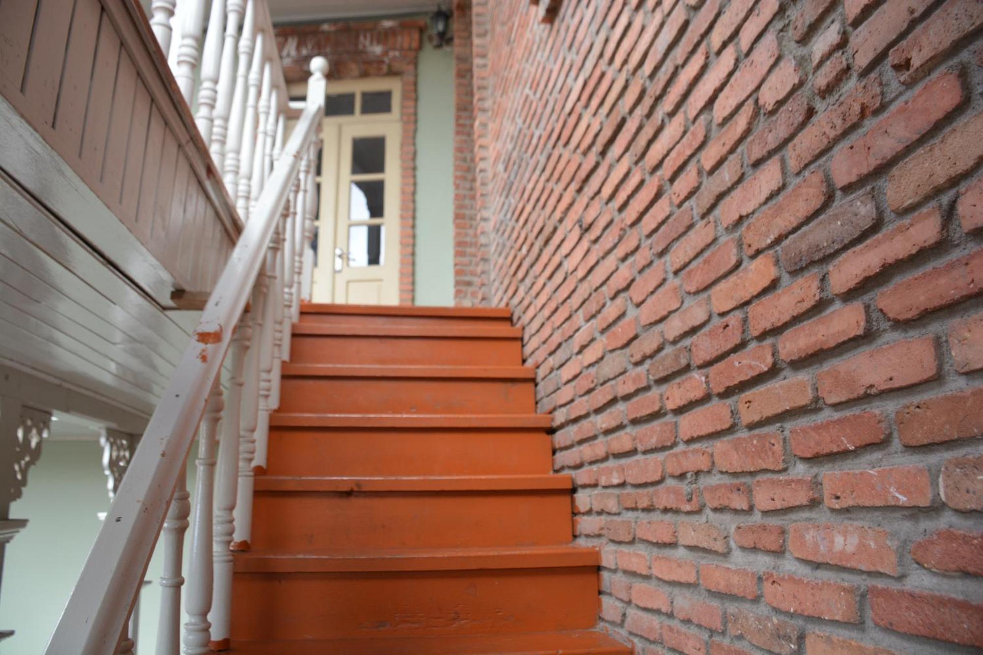 Old House Luca Hotel Tbilisi Exterior photo